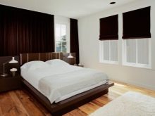 Жалюзи в спальню (75 фото): выбираем на пластиковые окна вертикальные и горизонтальные жалюзи Жалюзи в спальню (75 фото): выбираем на пластиковые окна вертикальные и горизонтальные жалюзи