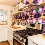 Обои на кухню: обилие палитры цветов и дизайна стенного покрытия Обои на кухню: обилие палитры цветов и дизайна стенного покрытия