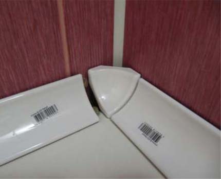 Как приклеить бордюр на ванну: разбор правил укладки + инструкция по установке Как приклеить бордюр на ванну: разбор правил укладки + инструкция по установке