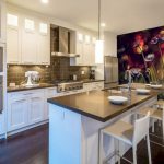 Обои на кухню: обилие палитры цветов и дизайна стенного покрытия Обои на кухню: обилие палитры цветов и дизайна стенного покрытия