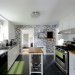 Обои на кухню: обилие палитры цветов и дизайна стенного покрытия Обои на кухню: обилие палитры цветов и дизайна стенного покрытия