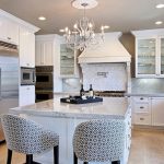 Обои на кухню: обилие палитры цветов и дизайна стенного покрытия Обои на кухню: обилие палитры цветов и дизайна стенного покрытия