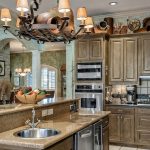 Обои на кухню: обилие палитры цветов и дизайна стенного покрытия Обои на кухню: обилие палитры цветов и дизайна стенного покрытия