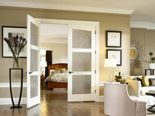 Межкомнатные двери со стеклом: оригинальное и функциональное решение Межкомнатные двери со стеклом: оригинальное и функциональное решение