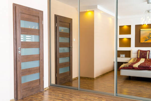 Межкомнатные двери со стеклом: оригинальное и функциональное решение Межкомнатные двери со стеклом: оригинальное и функциональное решение