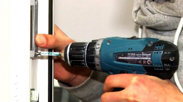 Инструкция по установке защелки на балконную пластиковую дверь Инструкция по установке защелки на балконную пластиковую дверь