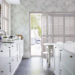 Обои на кухню: обилие палитры цветов и дизайна стенного покрытия Обои на кухню: обилие палитры цветов и дизайна стенного покрытия