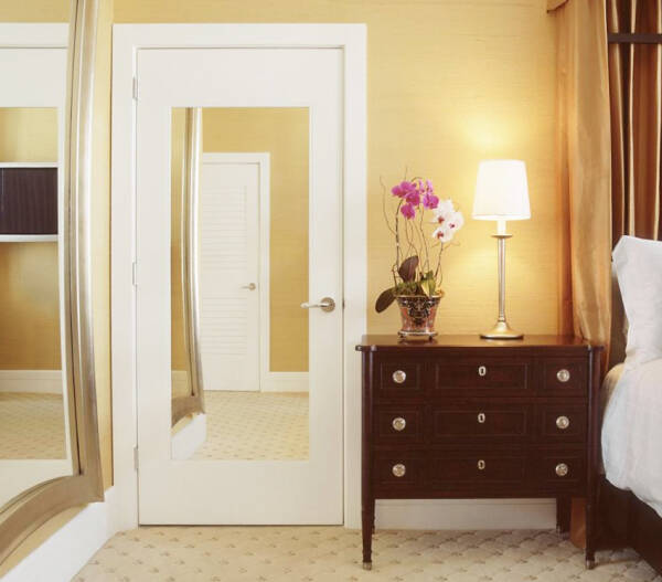 Межкомнатные двери со стеклом: оригинальное и функциональное решение Межкомнатные двери со стеклом: оригинальное и функциональное решение