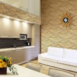 Обои на кухню: обилие палитры цветов и дизайна стенного покрытия Обои на кухню: обилие палитры цветов и дизайна стенного покрытия