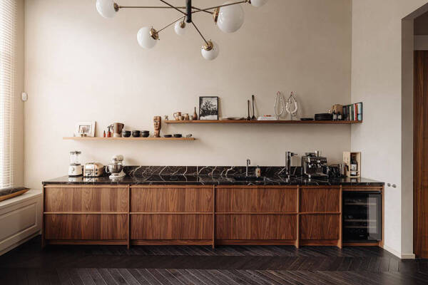 Стильный современный интерьер в доме на канале в Амстердаме Стильный современный интерьер в доме на канале в Амстердаме