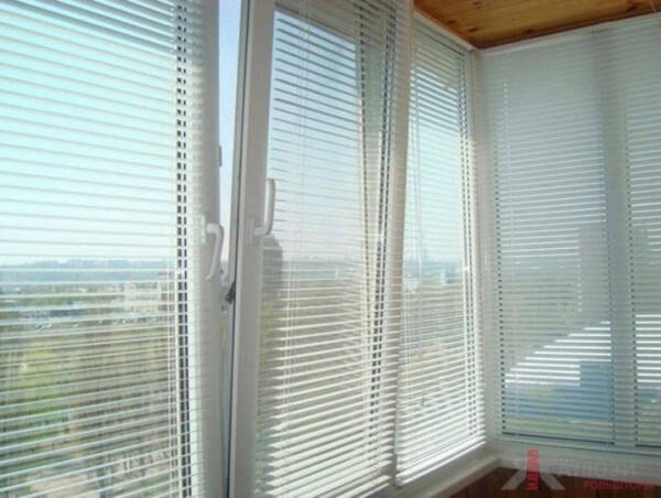 Как правильно выбрать жалюзи на балкон Как правильно выбрать жалюзи на балкон