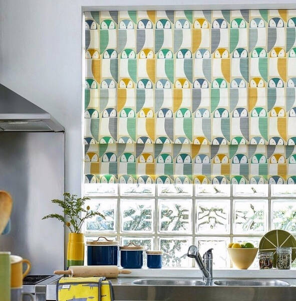 Как правильно выбрать римские шторы на кухню, фото в интерьере, видео Как правильно выбрать римские шторы на кухню, фото в интерьере, видео