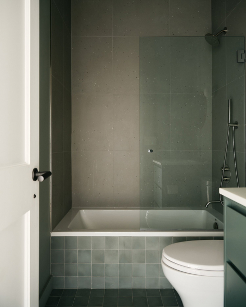 Приглушенный минимализм в дизайне квартиры в Нью-Йорке