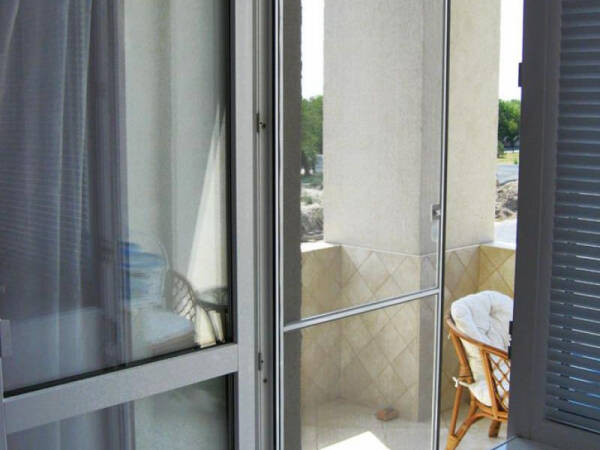 Выбор двери-сетки на балкон Выбор двери-сетки на балкон