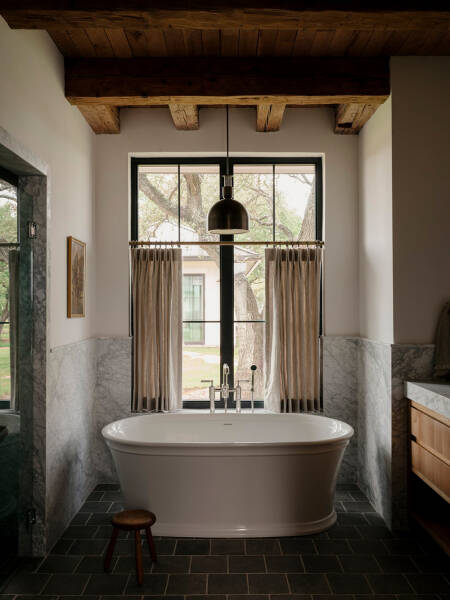 Спокойный элегантный кантри в дизайне современного ранчо в Техасе Спокойный элегантный кантри в дизайне современного ранчо в Техасе