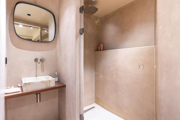 Стильный современный интерьер в доме на канале в Амстердаме Стильный современный интерьер в доме на канале в Амстердаме