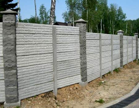 Заборы из бетонных панелей