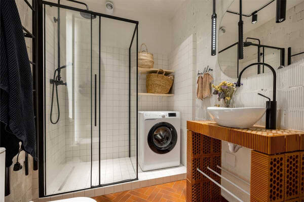 Душевая кабина в дизайне интерьера маленькой ванной комнаты — примеры стильных решений для оптимизации пространства и создания комфорта Душевая кабина в дизайне интерьера маленькой ванной комнаты — примеры стильных решений для оптимизации пространства и создания комфорта