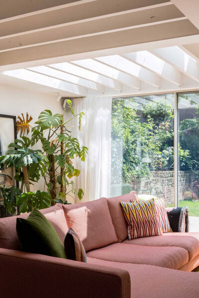 Цветные комнаты и старинные детали: смелый дизайн викторианского дома в Лондоне Цветные комнаты и старинные детали: смелый дизайн викторианского дома в Лондоне