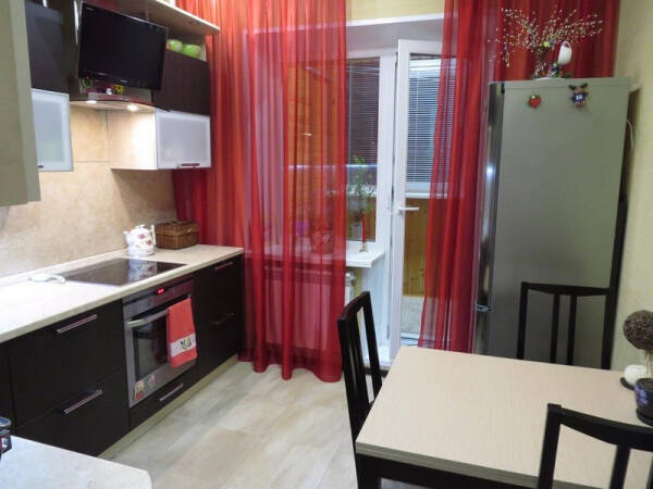 Выбор штор на кухню с балконной дверью Выбор штор на кухню с балконной дверью