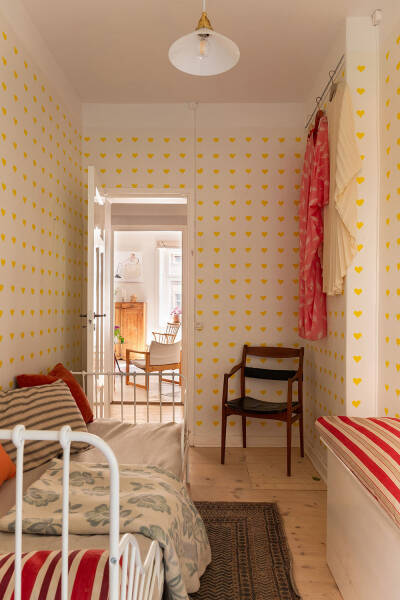 Дровяная печь и винтажная мебель: уютная квартира в Швеции (78 кв. м) Дровяная печь и винтажная мебель: уютная квартира в Швеции (78 кв. м)