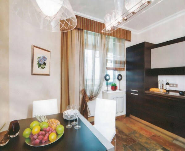 Как правильно выбрать римские шторы на кухню, фото в интерьере, видео Как правильно выбрать римские шторы на кухню, фото в интерьере, видео