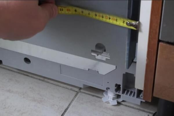 Установка встраиваемой посудомоечной машины: пошаговый инструктаж по монтажу Установка встраиваемой посудомоечной машины: пошаговый инструктаж по монтажу