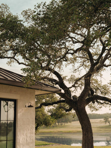 Спокойный элегантный кантри в дизайне современного ранчо в Техасе Спокойный элегантный кантри в дизайне современного ранчо в Техасе