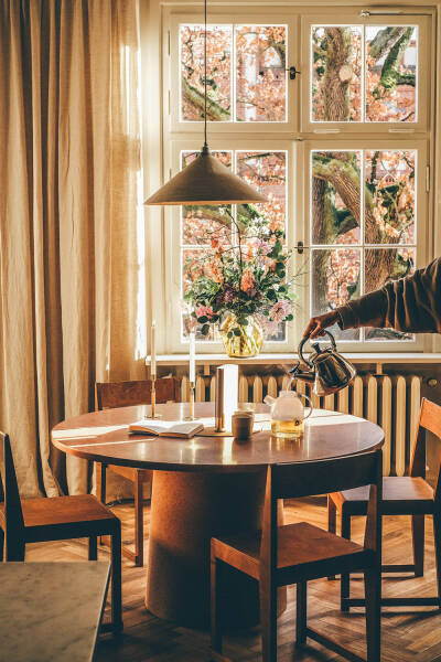 Прекрасная английская кухня в большой немецкой квартире Прекрасная английская кухня в большой немецкой квартире