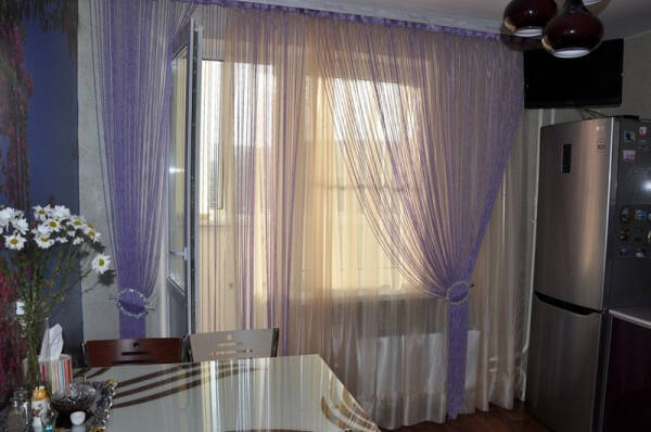 Выбор штор на кухню с балконной дверью Выбор штор на кухню с балконной дверью