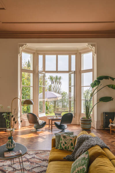 Великолепная архитектура с яркими современными штрихами: дом в Англии