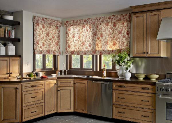 Как правильно выбрать римские шторы на кухню, фото в интерьере, видео Как правильно выбрать римские шторы на кухню, фото в интерьере, видео