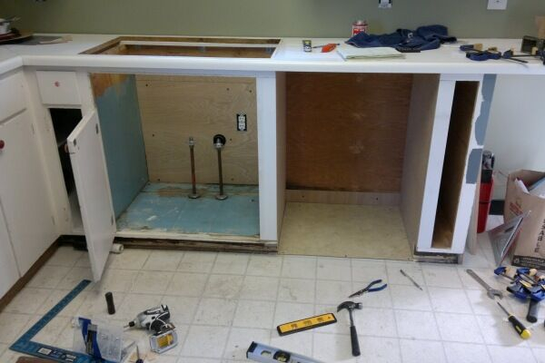 Установка встраиваемой посудомоечной машины: пошаговый инструктаж по монтажу Установка встраиваемой посудомоечной машины: пошаговый инструктаж по монтажу