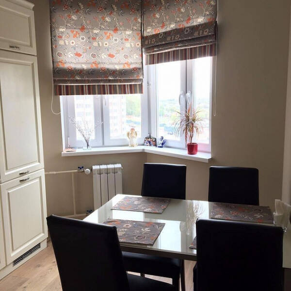 Как правильно выбрать римские шторы на кухню, фото в интерьере, видео Как правильно выбрать римские шторы на кухню, фото в интерьере, видео