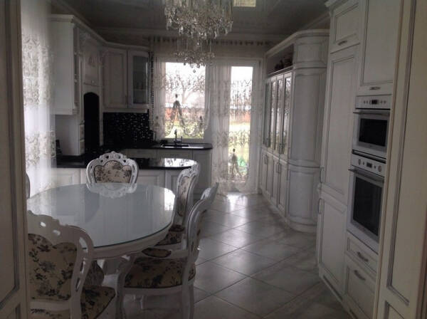 Выбор штор на кухню с балконной дверью Выбор штор на кухню с балконной дверью