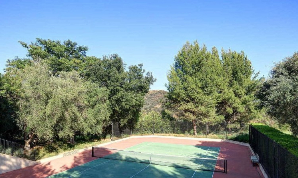 Дом Дуэйна Джонсона: как живет главный герой фильма «Царь скорпионов» Дом Дуэйна Джонсона: как живет главный герой фильма «Царь скорпионов»