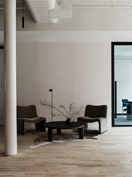 Эстетика нью-йоркского лофта в дизайне офиса на Манхеттене Эстетика нью-йоркского лофта в дизайне офиса на Манхеттене