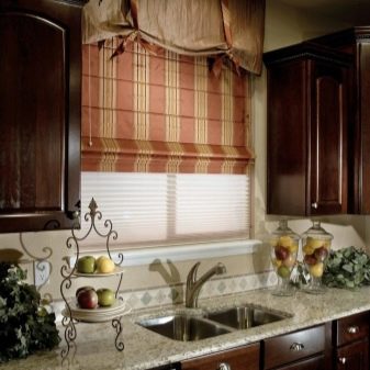 Как правильно выбрать римские шторы на кухню, фото в интерьере, видео Как правильно выбрать римские шторы на кухню, фото в интерьере, видео