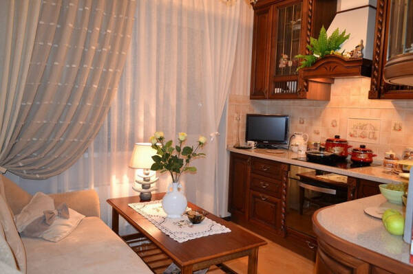 Выбор штор на кухню с балконной дверью Выбор штор на кухню с балконной дверью