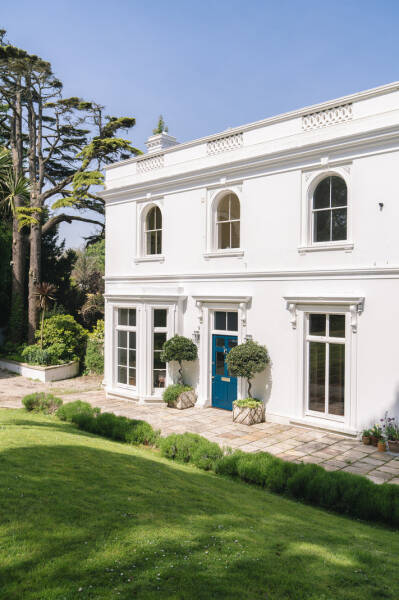 Великолепная архитектура с яркими современными штрихами: дом в Англии