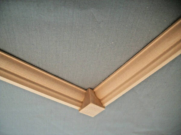 Как сделать угол на потолочном плинтусе Как сделать угол на потолочном плинтусе