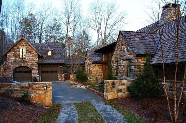 Проекты одноэтажных домов с гаражом для авто и самыми комфортными планировками Проекты одноэтажных домов с гаражом для авто и самыми комфортными планировками