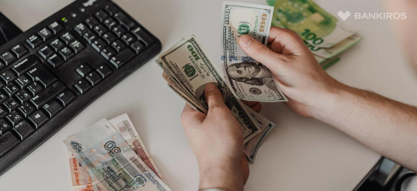 Доллары россиян принудительно поменяют на рубли Доллары россиян принудительно поменяют на рубли