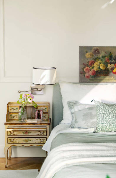 Обаятельная белая квартира с террасой в Барселоне Обаятельная белая квартира с террасой в Барселоне