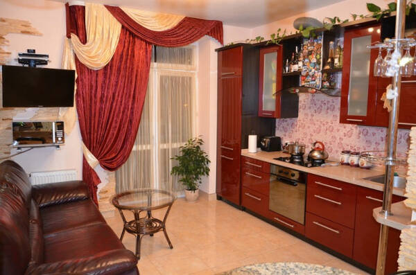 Выбор штор на кухню с балконной дверью Выбор штор на кухню с балконной дверью