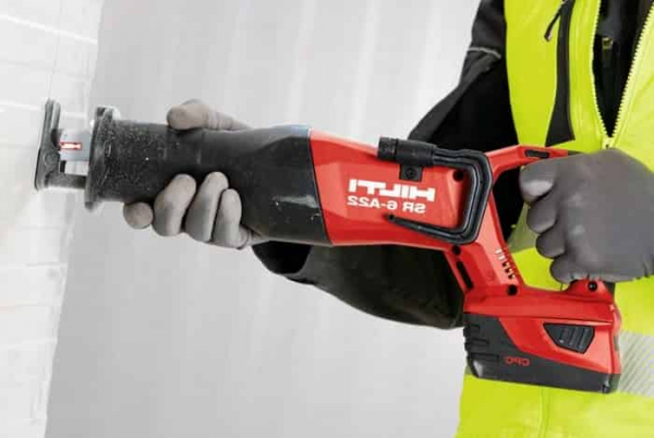 Что лучше сабельная пила или болгарка? Что лучше сабельная пила или болгарка?