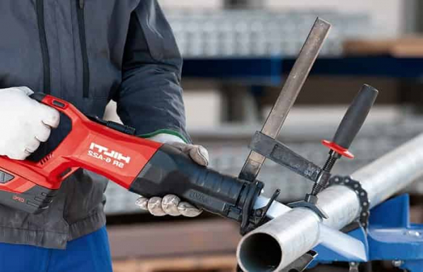 Что лучше сабельная пила или болгарка? Что лучше сабельная пила или болгарка?