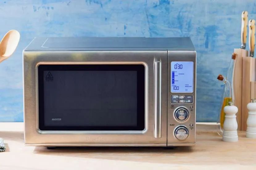 Самая маленькая микроволновая печь: особенности и разновидности компактной бытовой техники Самая маленькая микроволновая печь: особенности и разновидности компактной бытовой техники