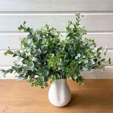 Искусственные цветы в интерьере дома – 6 советов по выбору и декору Искусственные цветы в интерьере дома – 6 советов по выбору и декору