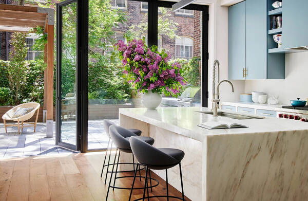 Стильный дизайн в прохладных тонах: апартаменты с террасой в Нью-Йорке Стильный дизайн в прохладных тонах: апартаменты с террасой в Нью-Йорке